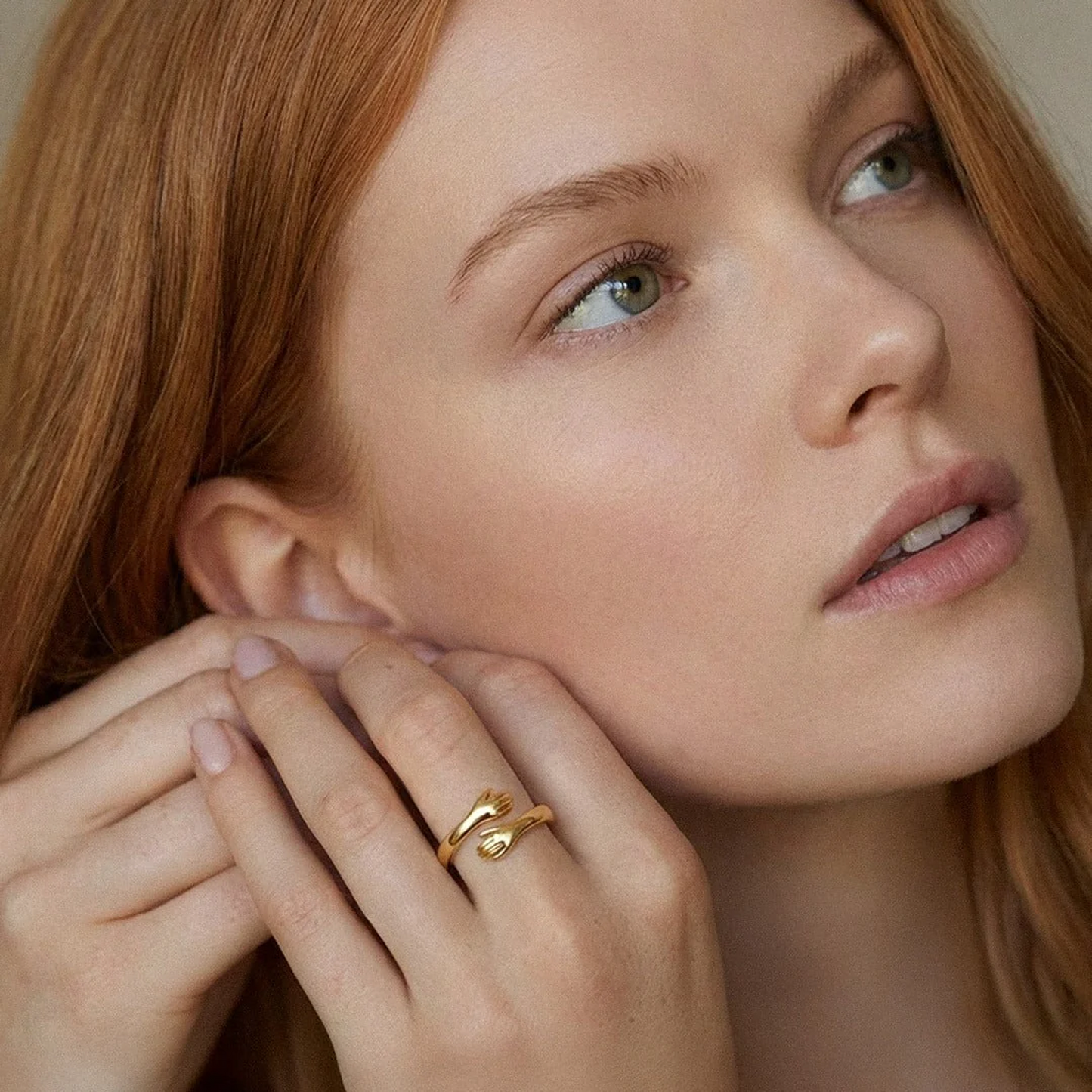 Nivora Hug Ring